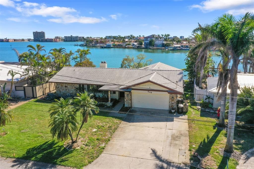 649 79TH CIRCLE S ST PETERSBURG, FL 33707