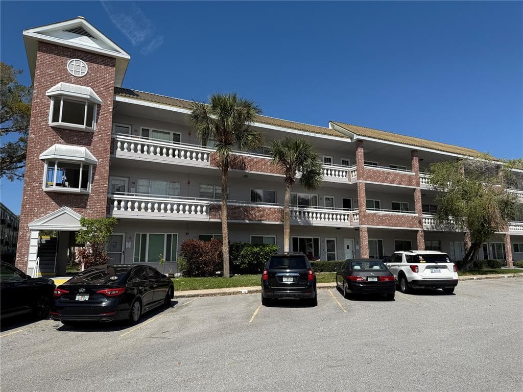 2460 PERSIAN DRIVE UNIT 28 CLEARWATER, FL 33763