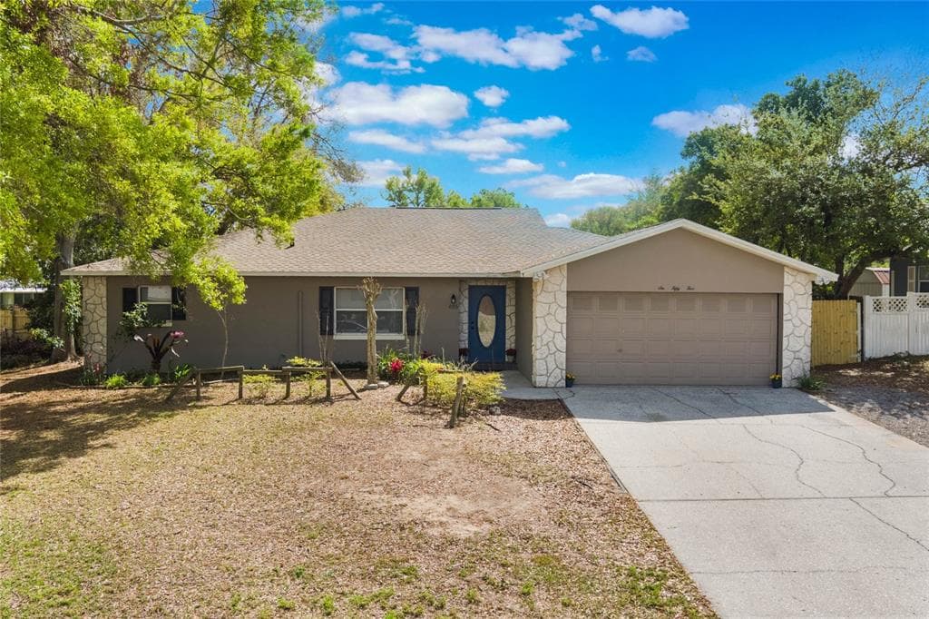 655 E LAKE VIEW ROAD LAKE ALFRED, FL 33850