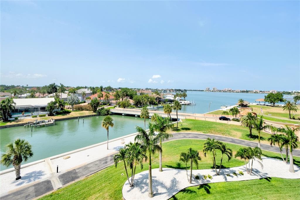 4900 BRITTANY DRIVE S UNIT 504 ST PETERSBURG, FL 33715