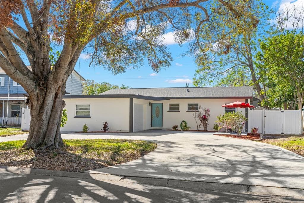 1355 JEFFORDS STREET CLEARWATER, FL 33756