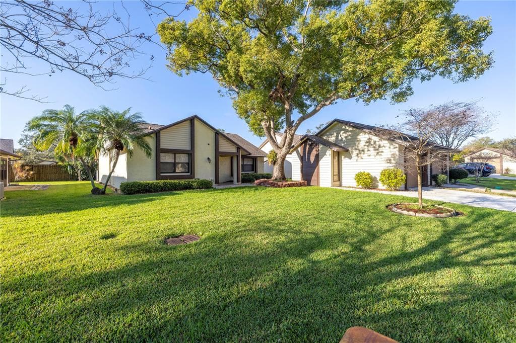 2460 OAKLEAF DRIVE CLEARWATER, FL 33763