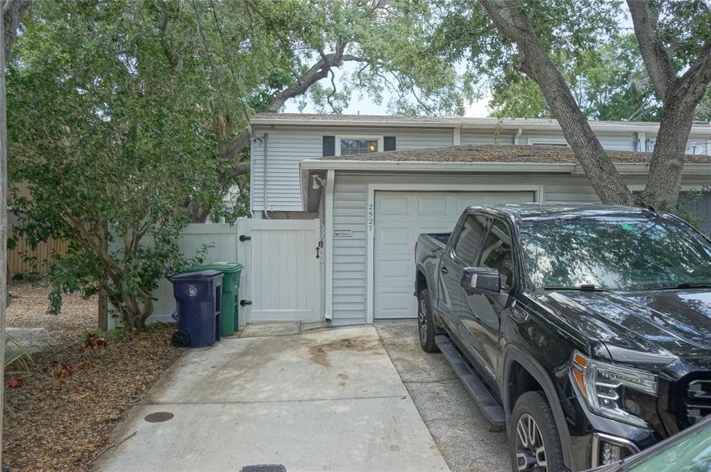 2527 W TENNESSEE AVENUE TAMPA, FL 33629