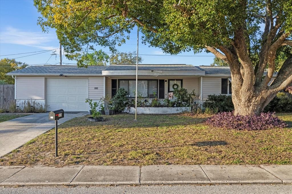 5039 MECASLIN DRIVE NEW PORT RICHEY, FL 34652