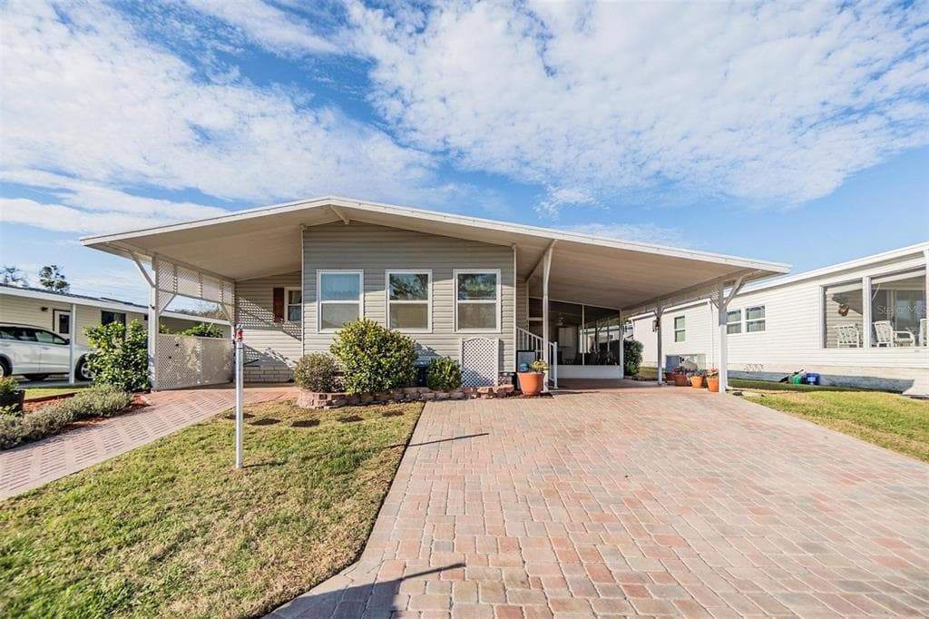 36745 KIMELA AVENUE ZEPHYRHILLS, FL 33542