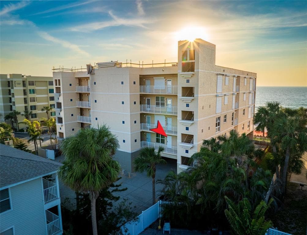2 15TH AVENUE UNIT 104 INDIAN ROCKS BEACH, FL 33785