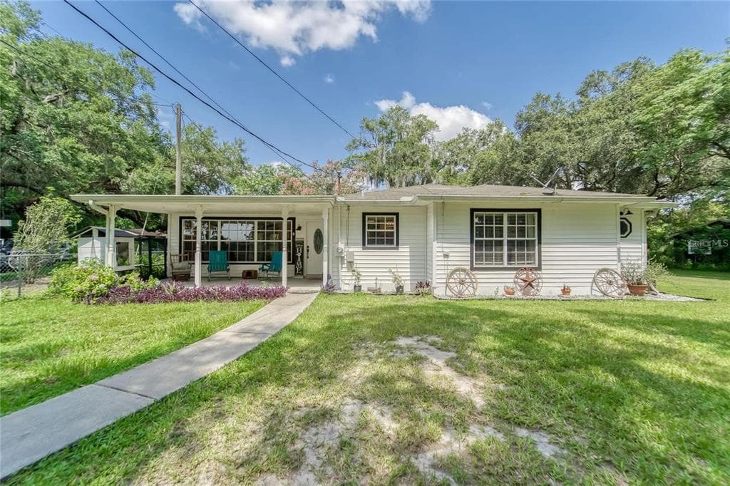 2708 DE MONTMOLLIN ROAD PLANT CITY, FL 33565