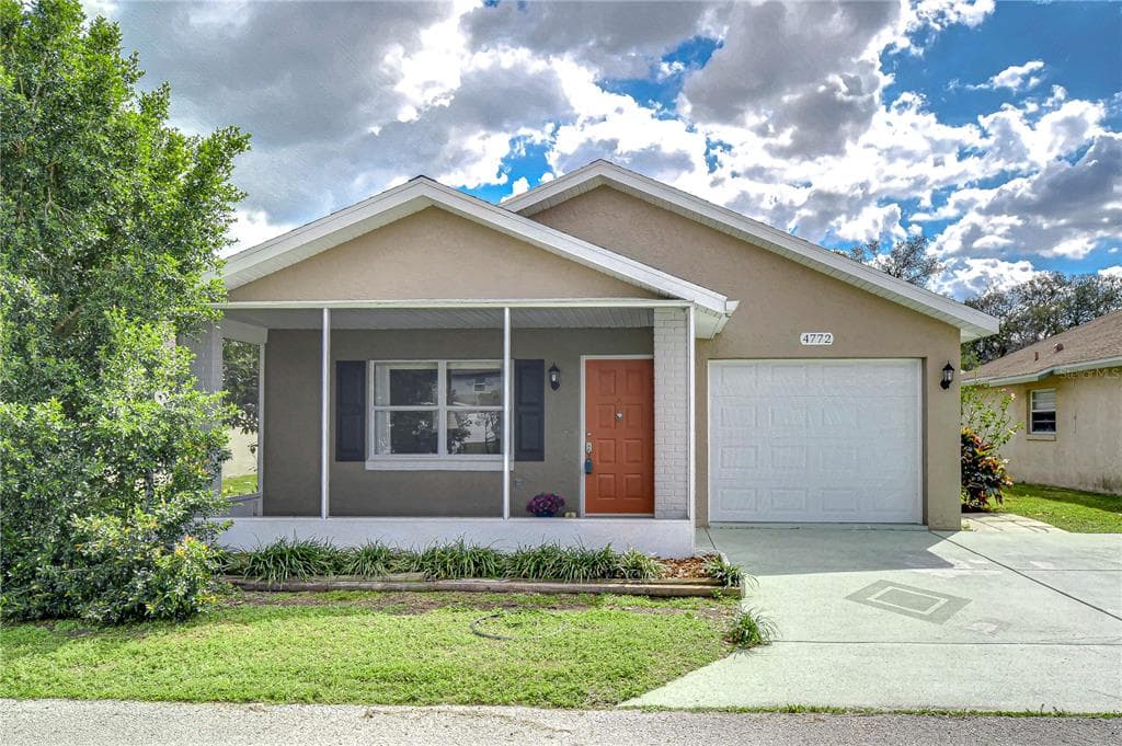 4772 SILVER CIRCLE ZEPHYRHILLS, FL 33541