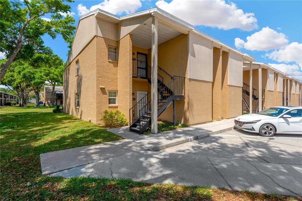 3810 N OAK DRIVE UNIT N71 TAMPA, FL 33611