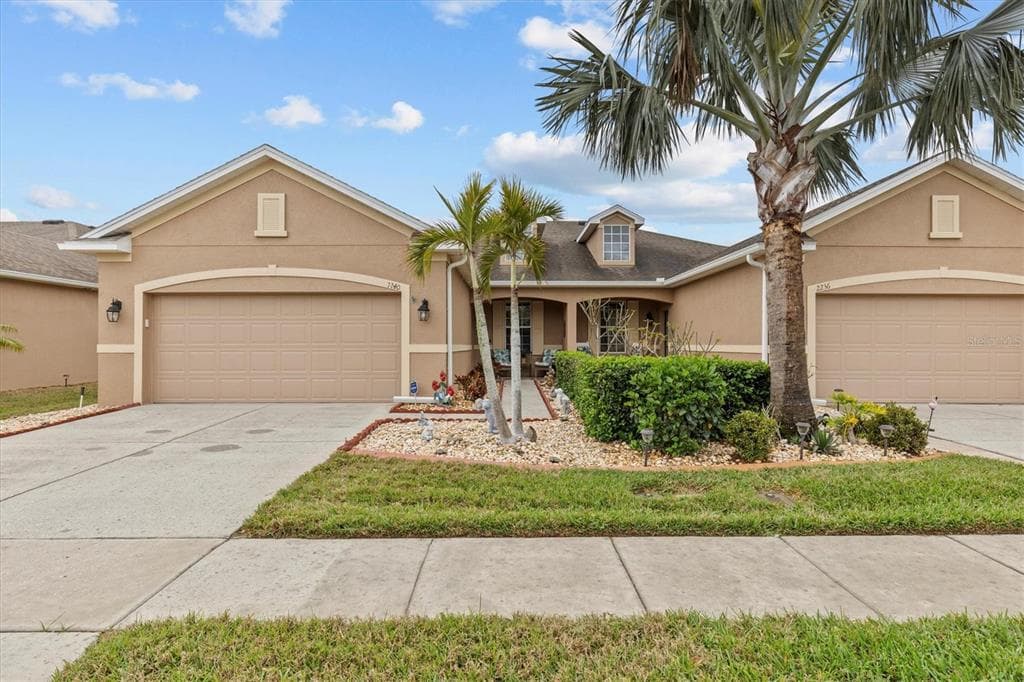 2240 PARROT FISH DRIVE HOLIDAY, FL 34691