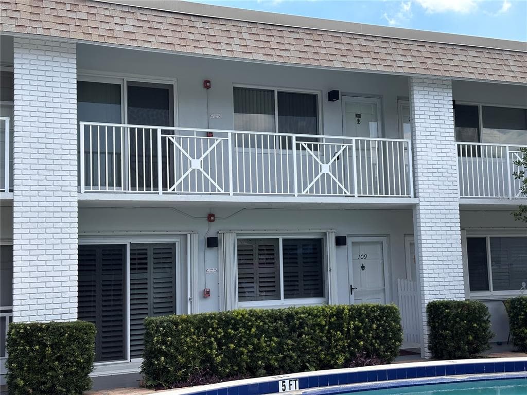 1001 NE 8TH AVENUE UNIT 209 DELRAY BEACH, FL 33483