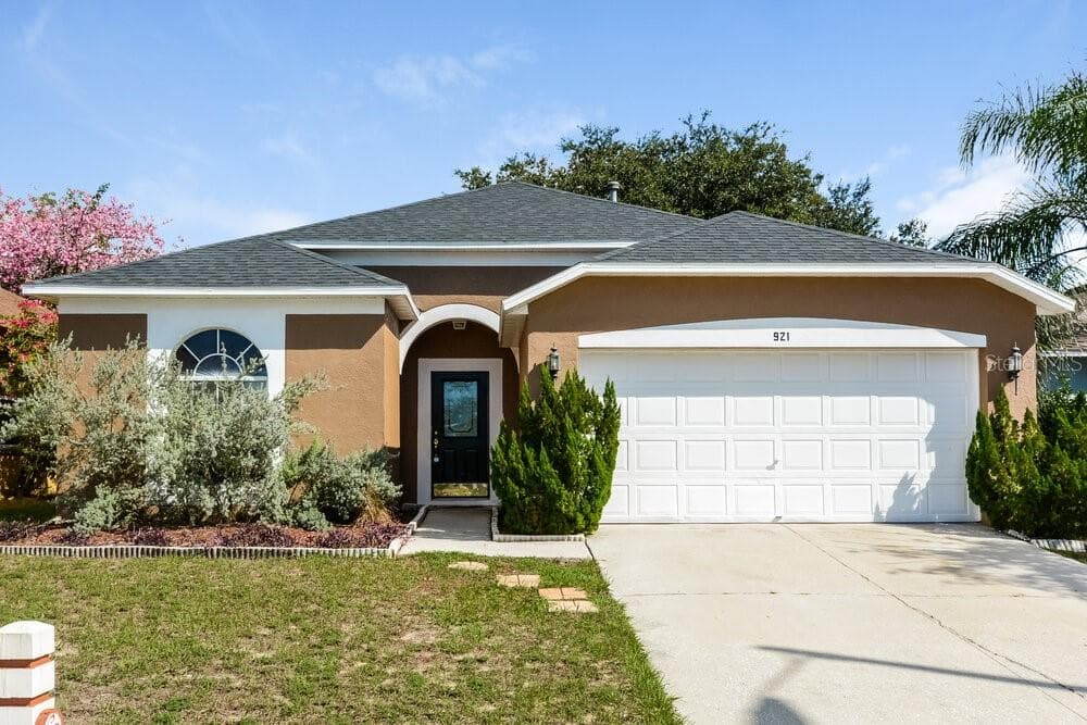 921 GRAND CANYON DRIVE VALRICO, FL 33594