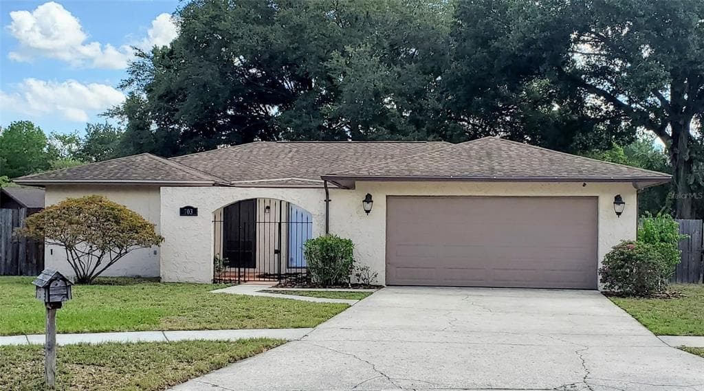 703 REGENCY COURT TAMPA, FL 33613