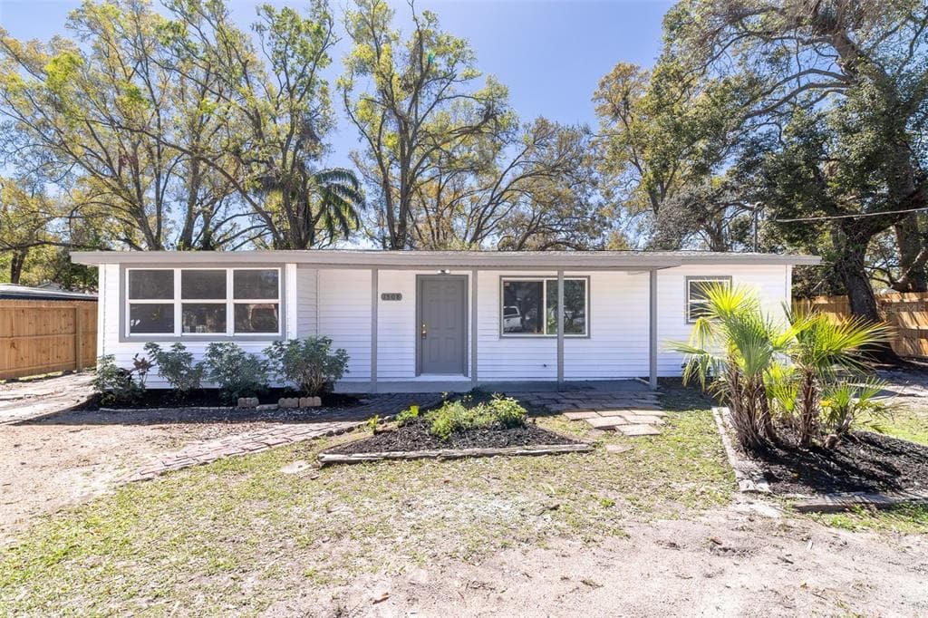 1508 W LE COMPTE DRIVE TAMPA, FL 33604