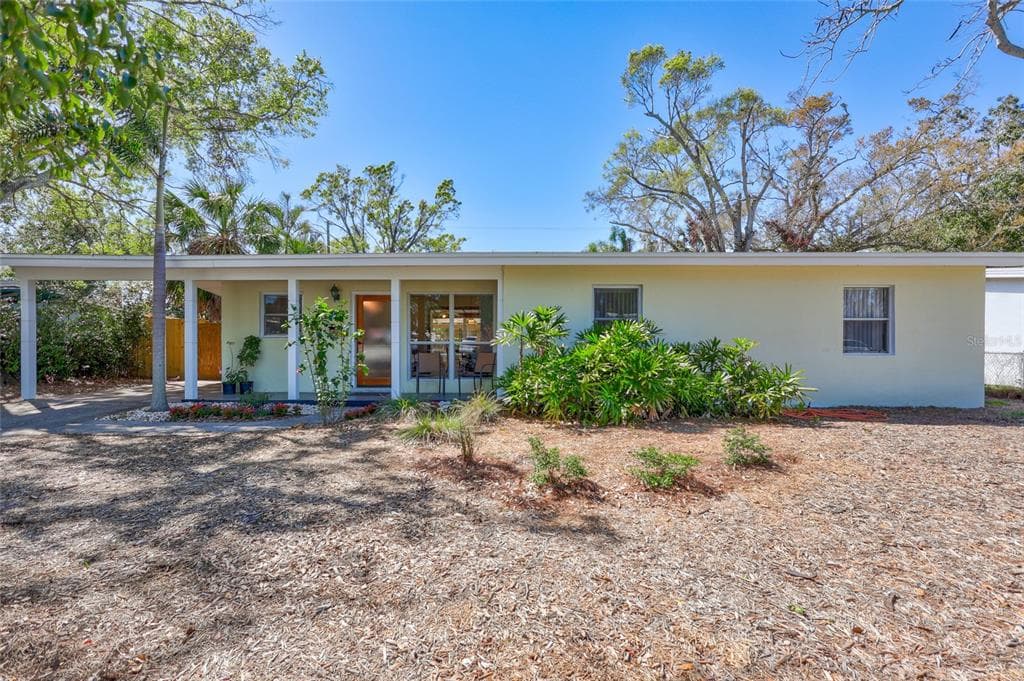 4401 NEPTUNE DRIVE SE ST PETERSBURG, FL 33705