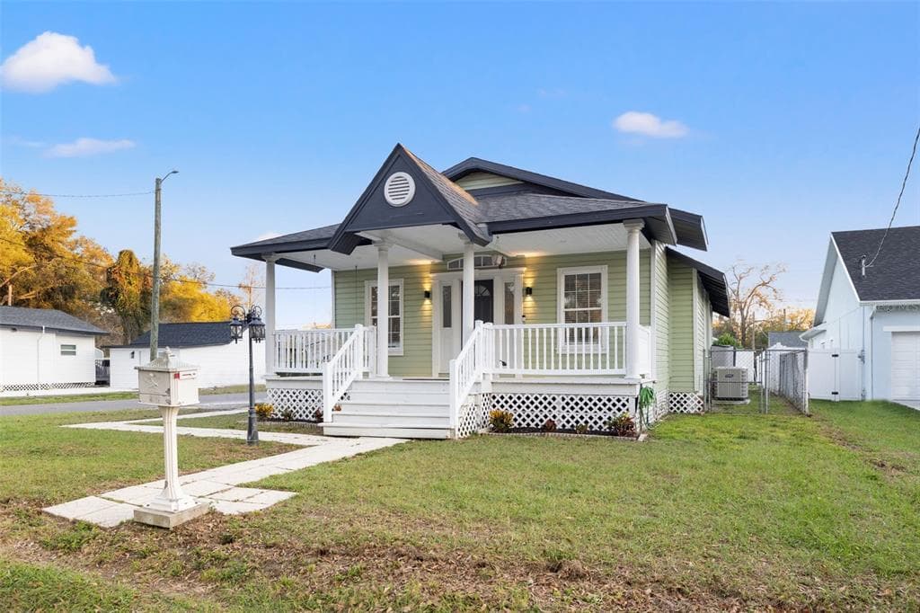 409 E CLUSTER AVENUE TAMPA, FL 33604