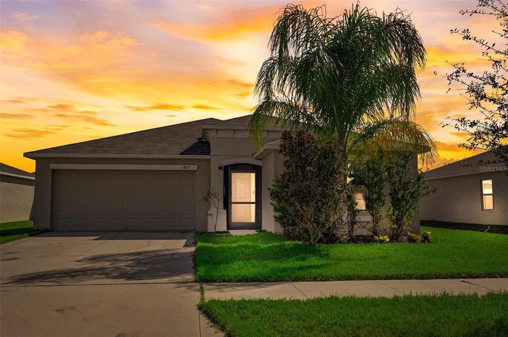 927 ZONE TAILED HAWK PLACE RUSKIN, FL 33570