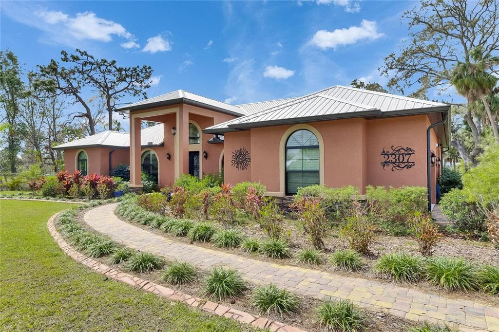 2307 7TH STREET SW RUSKIN, FL 33570