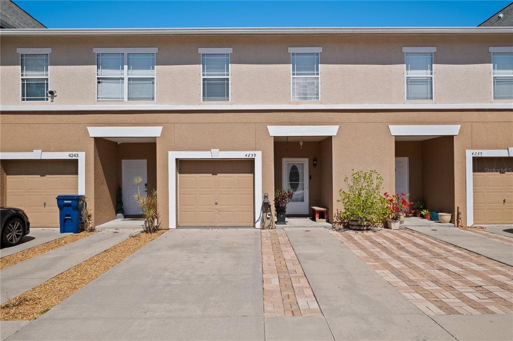 4239 TYLER CIRCLE N ST PETERSBURG, FL 33709