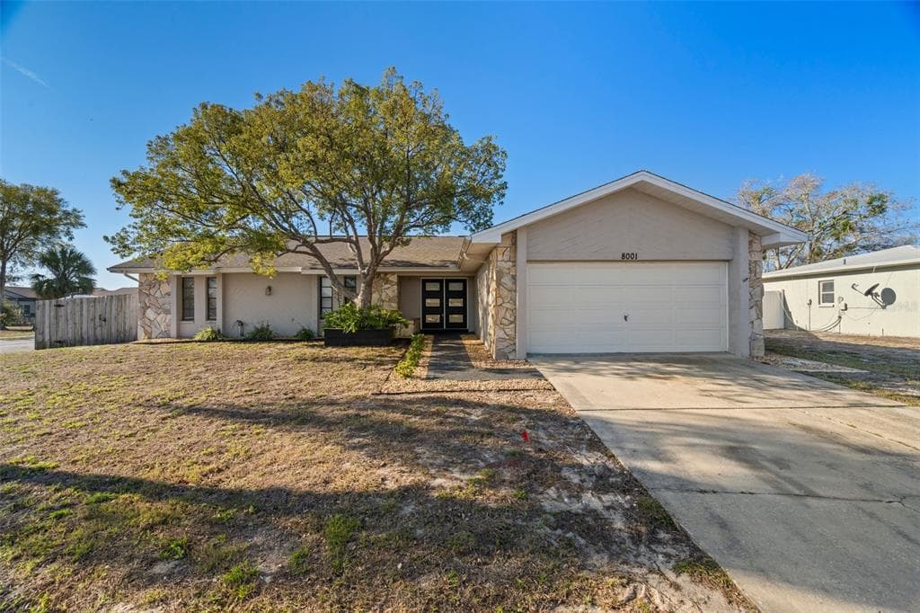 8001 LAUREL VISTA LOOP