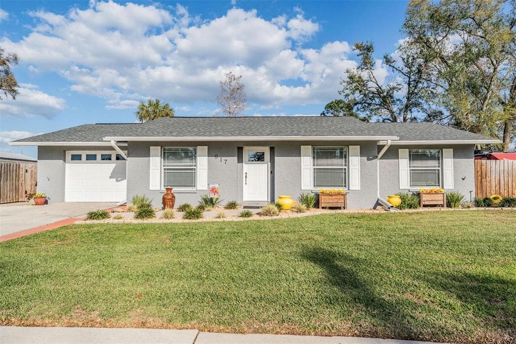 917 SILVER RIDGE WAY VALRICO, FL 33594