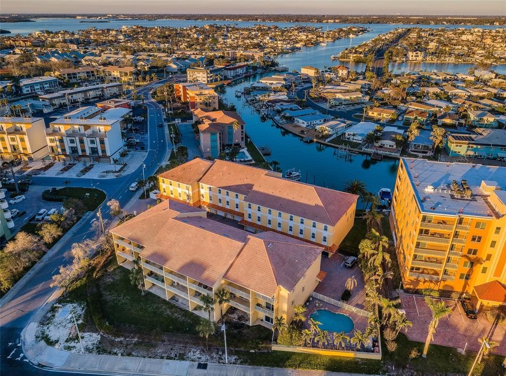 11595 GULF BOULEVARD UNIT 6 TREASURE ISLAND, FL 33706
