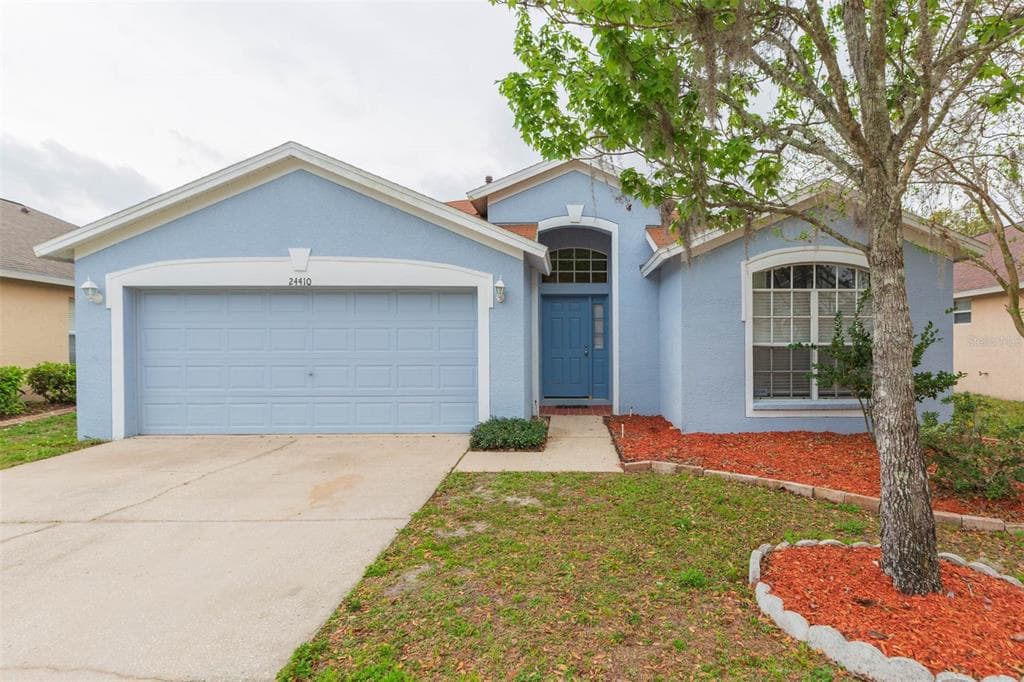 24410 SUMMER NIGHTS COURT LUTZ, FL 33559