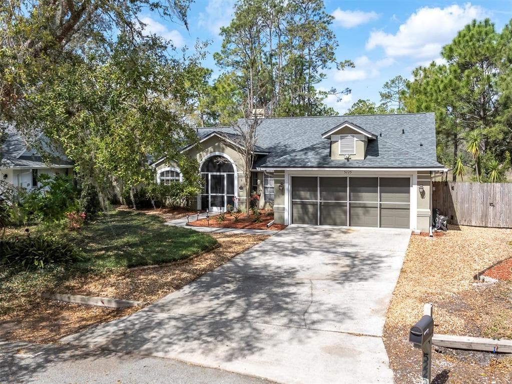 5225 EAGLE BOULEVARD LAND O LAKES, FL 34639