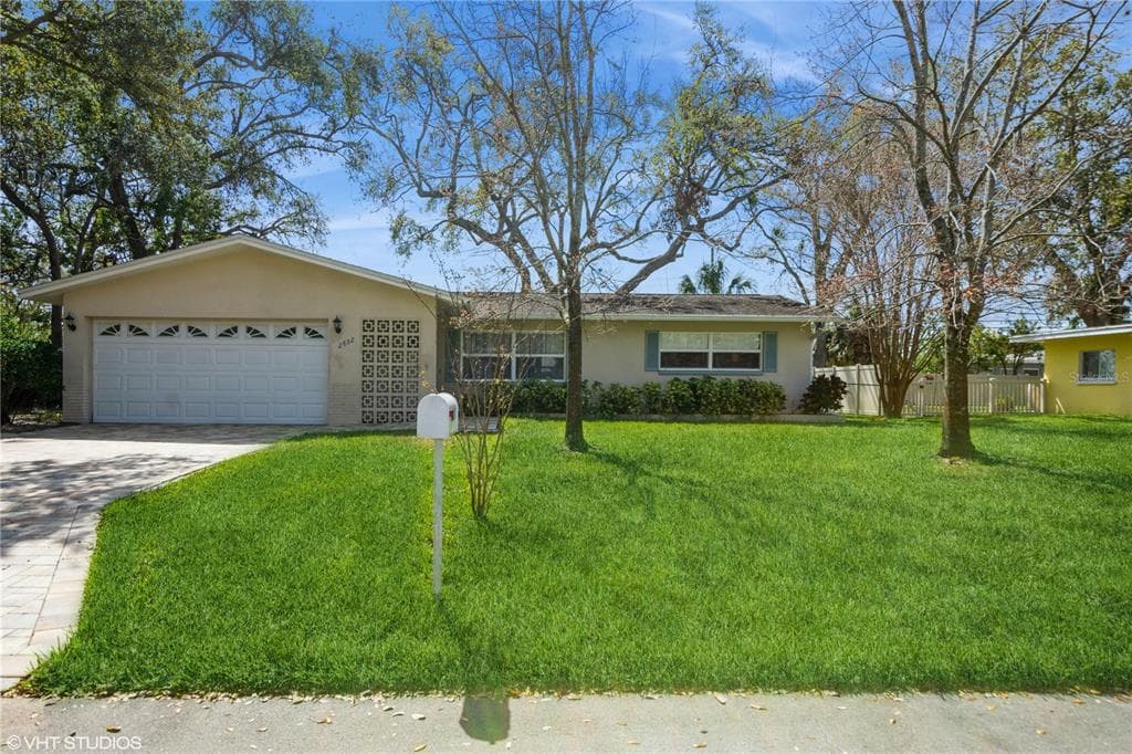 2652 FOREST PARKWAY S LARGO, FL 33771