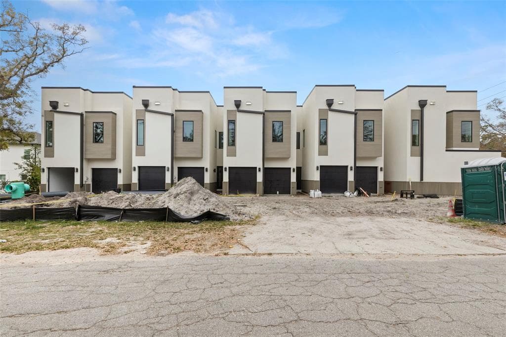 224 N HESPERIDES STREET TAMPA, FL 33609
