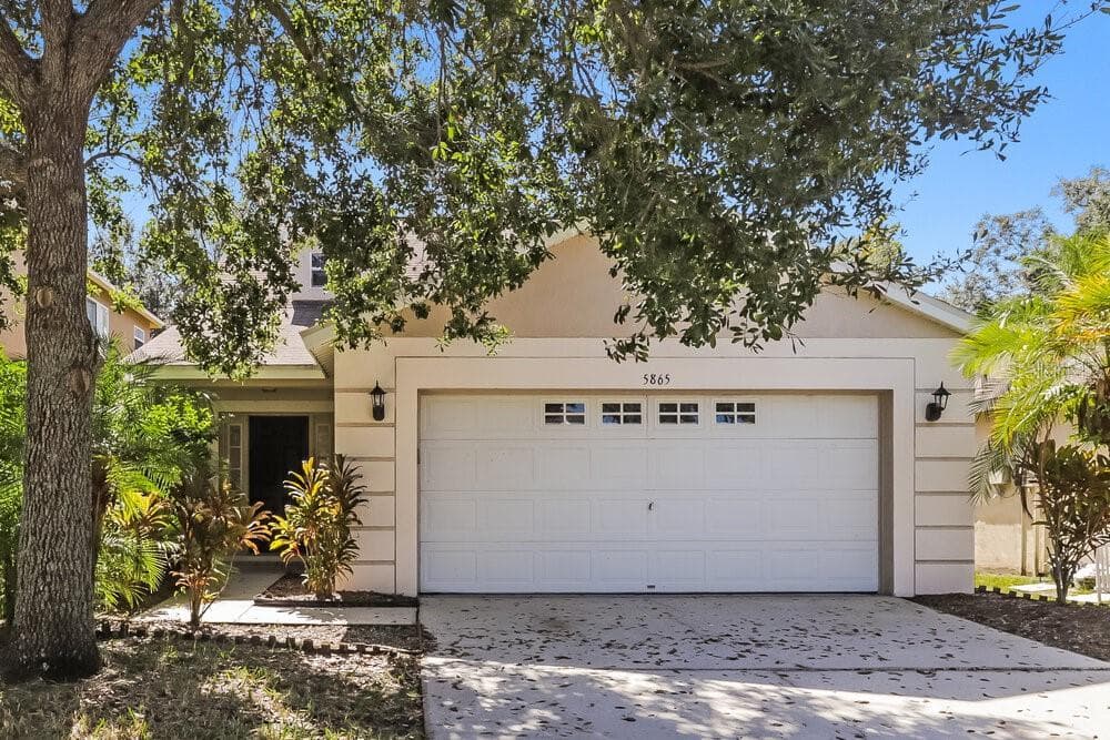 5865 WRENWATER DRIVE LITHIA, FL 33547