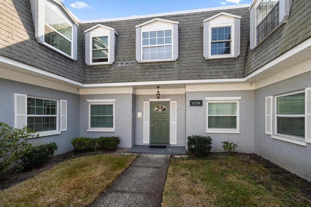 1719 BELLEAIR FOREST DRIVE UNIT B BELLEAIR, FL 33756