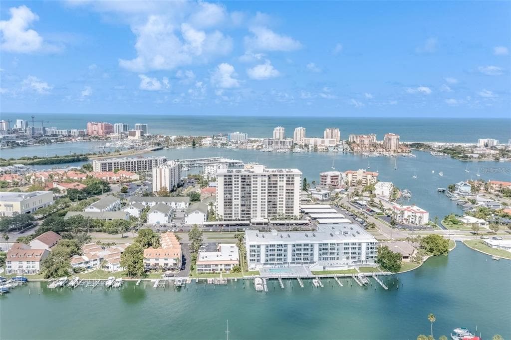 400 ISLAND WAY UNIT 908 CLEARWATER BEACH, FL 33767