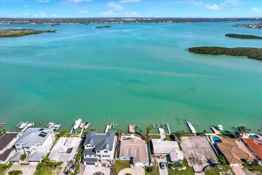 535 JOHNS PASS AVENUE MADEIRA BEACH, FL 33708