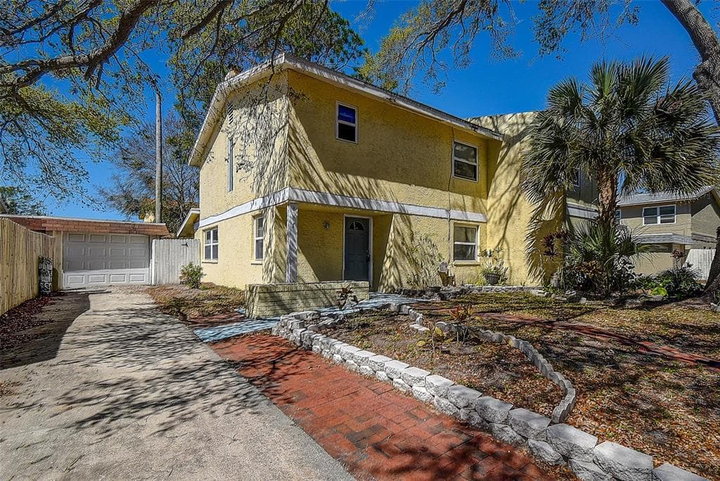 2073 MADRID COURT N CLEARWATER, FL 33763