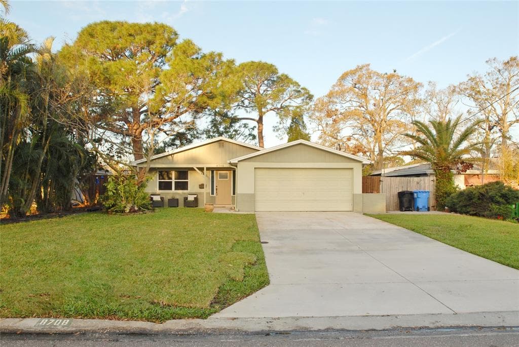 8708 ORIENT WAY NE ST PETERSBURG, FL 33702