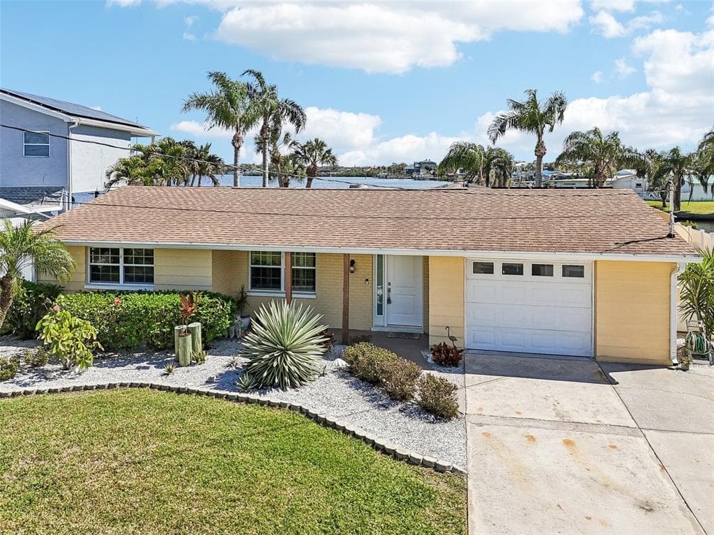 4912 BAY PARK DRIVE PORT RICHEY, FL 34668