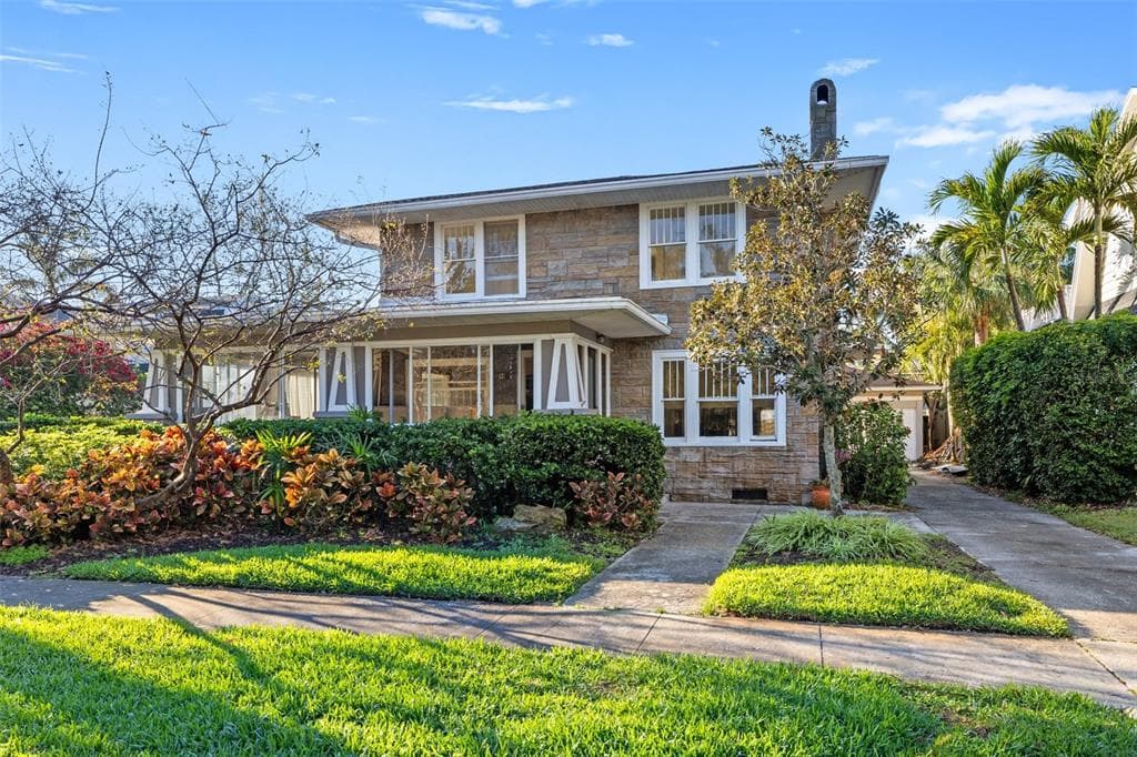 864 15TH AVENUE NE ST PETERSBURG, FL 33704