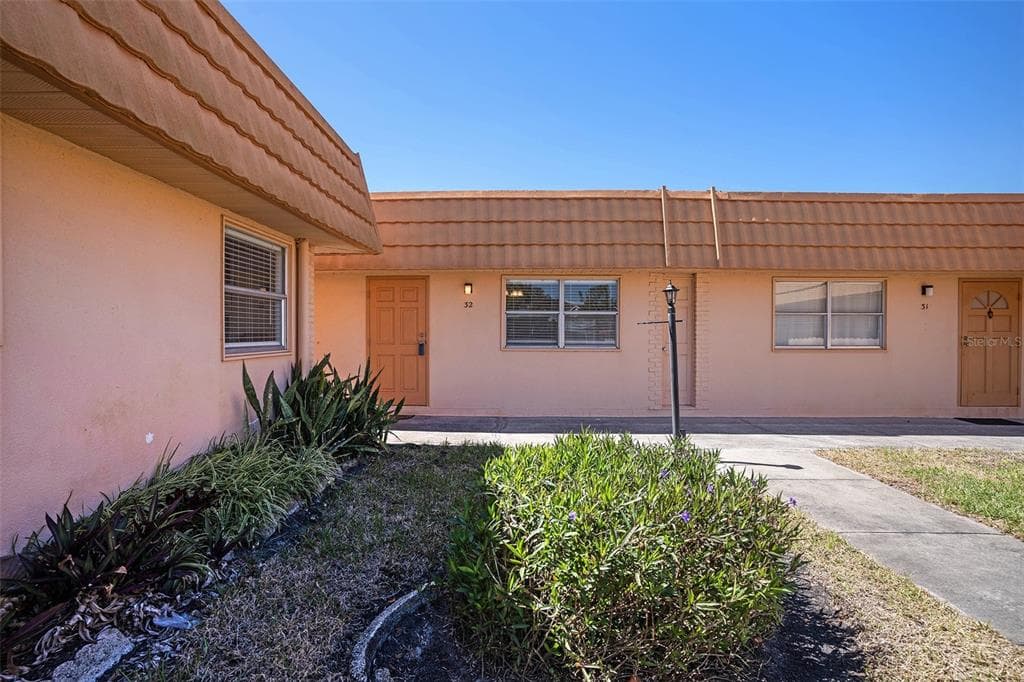1801 BEDFORD LANE UNIT 32