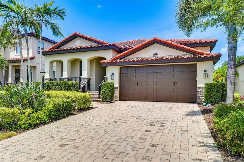 5423 TITLE ROW DRIVE BRADENTON, FL 34210