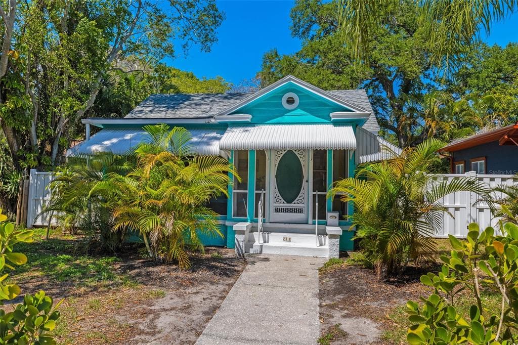 211 21ST AVENUE S ST PETERSBURG, FL 33705