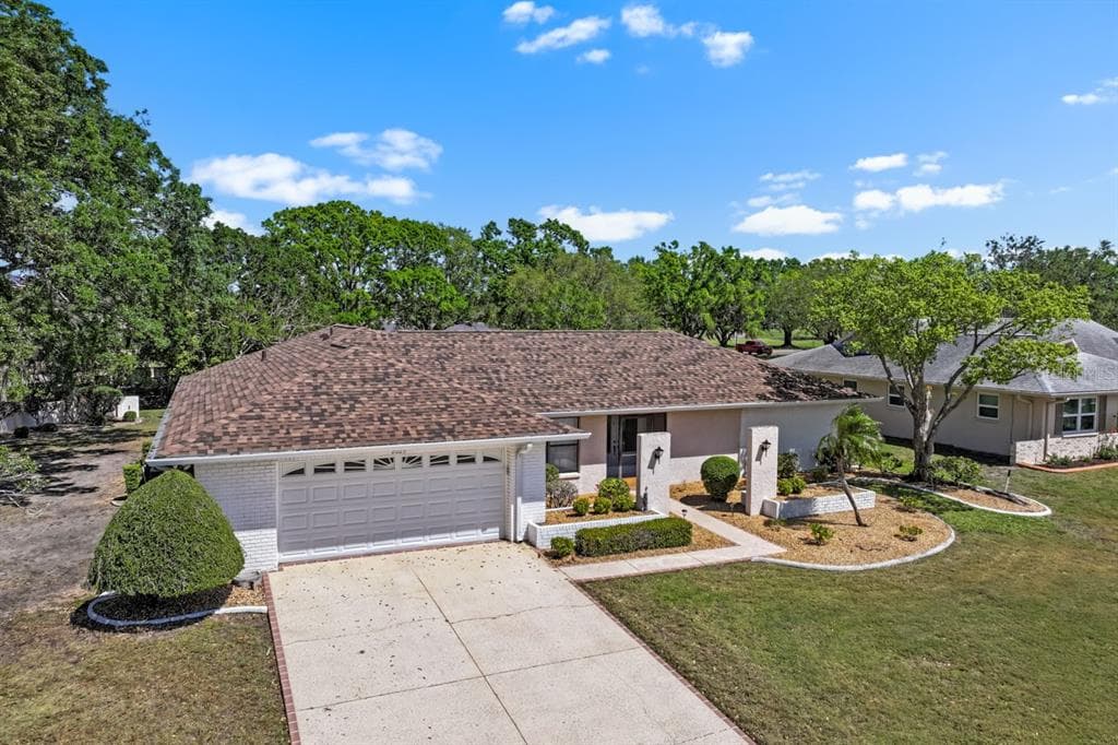 2025 E VIEW DRIVE