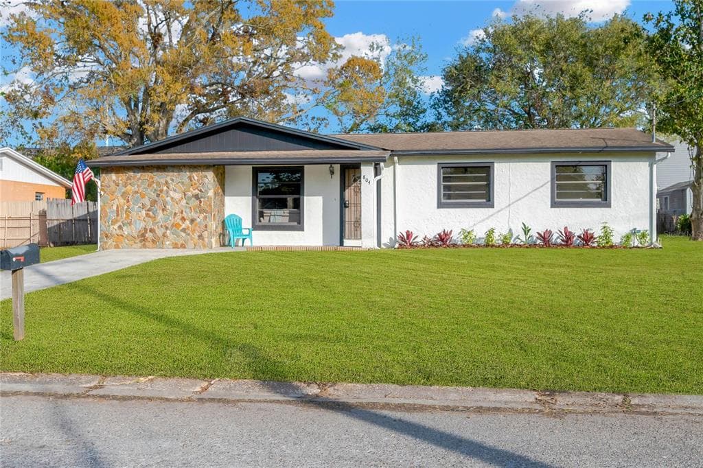 804 PAPAYA DRIVE TAMPA, FL 33619
