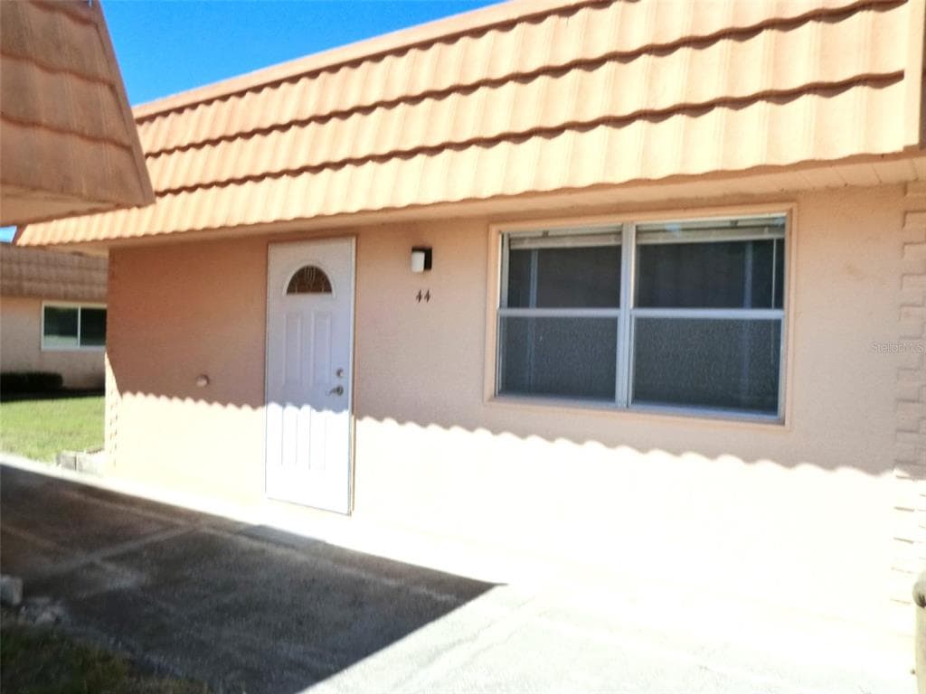 1801 BEDFORD LANE UNIT 44 SUN CITY CENTER, FL 33573