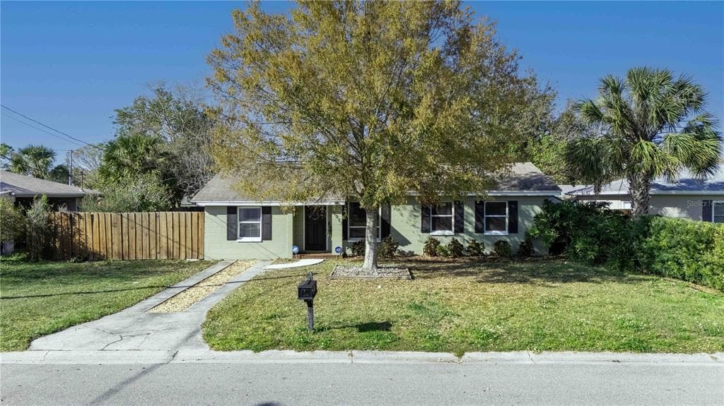 3913 W WALLACE AVENUE TAMPA, FL 33611