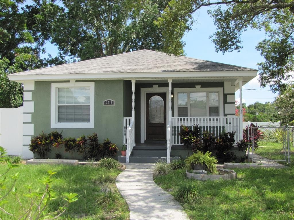 2718 W SAINT JOSEPH STREET TAMPA, FL 33607
