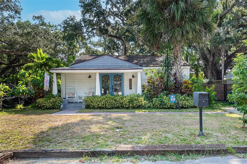 5905 N EUSTACE AVENUE TAMPA, FL 33604