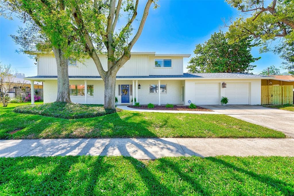14118 PASSAGE WAY SEMINOLE, FL 33776