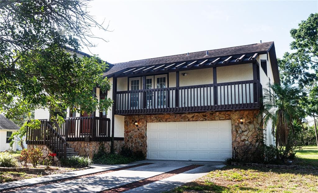 130 80TH AVENUE NE ST PETERSBURG, FL 33702