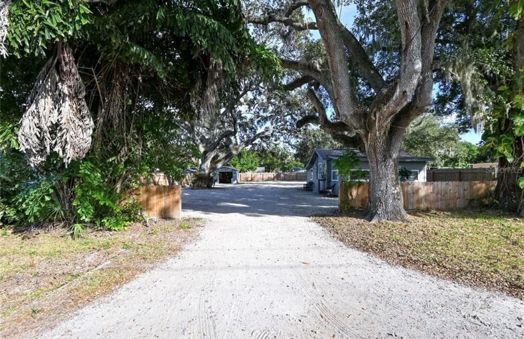 3515 18TH STREET E BRADENTON, FL 34208